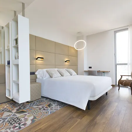 Sb Glow 4 Sup Hotell