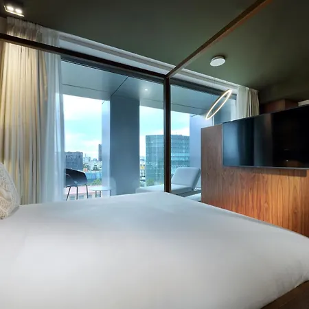 Sb Glow 4 Sup 4* 바르셀로나