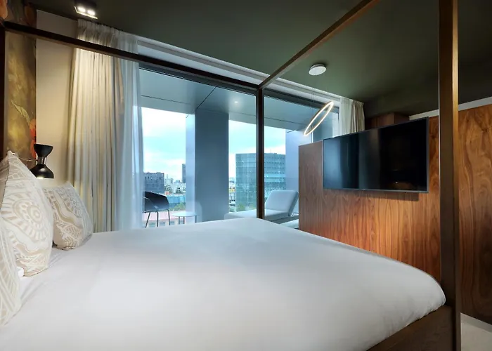 Sb Glow 4 Sup 4* 바르셀로나